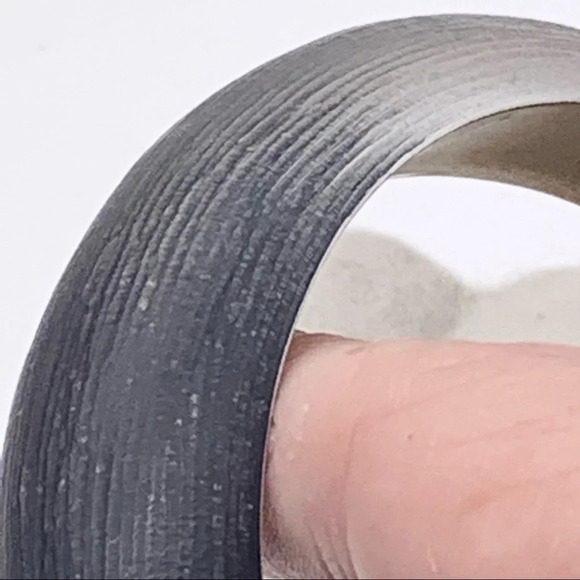 Alexis Bittar Black Carved Lucite Tapered Bangle - Picture 4 of 5